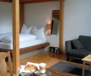 Hadley's Hotel
